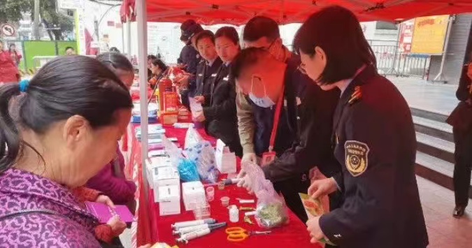 筑牢消費安全防線，共建和諧市場環境——區市場監管局舉辦2025年“3·15”國際消費者權益日宣傳咨詢暨“政府開放日”活動側記